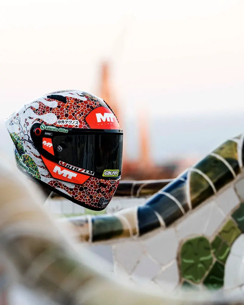 MT Helmets KRE+ race replica